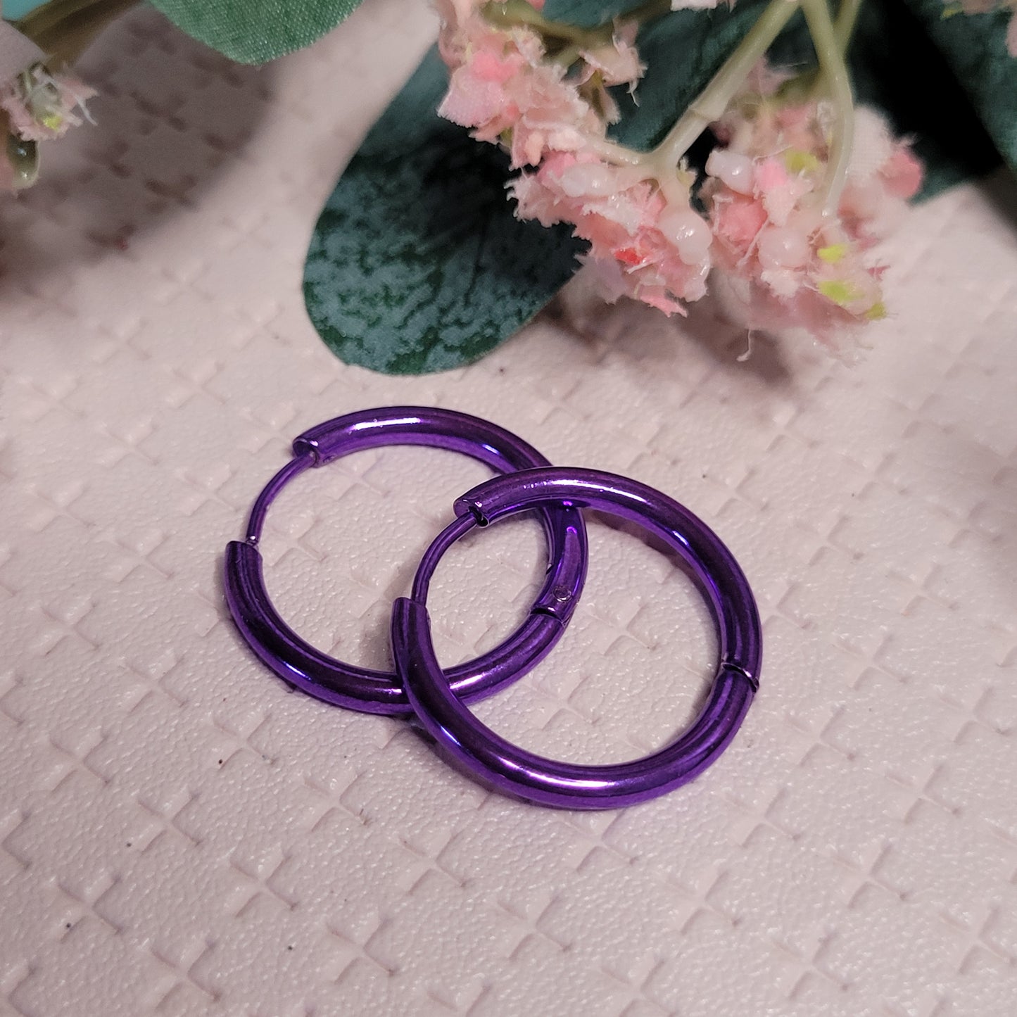 Huggie Hoop Earrings Pink 2mm / Black Rose Gold Rainbow  2.5mm thickness / Stainless Steel / 18mm