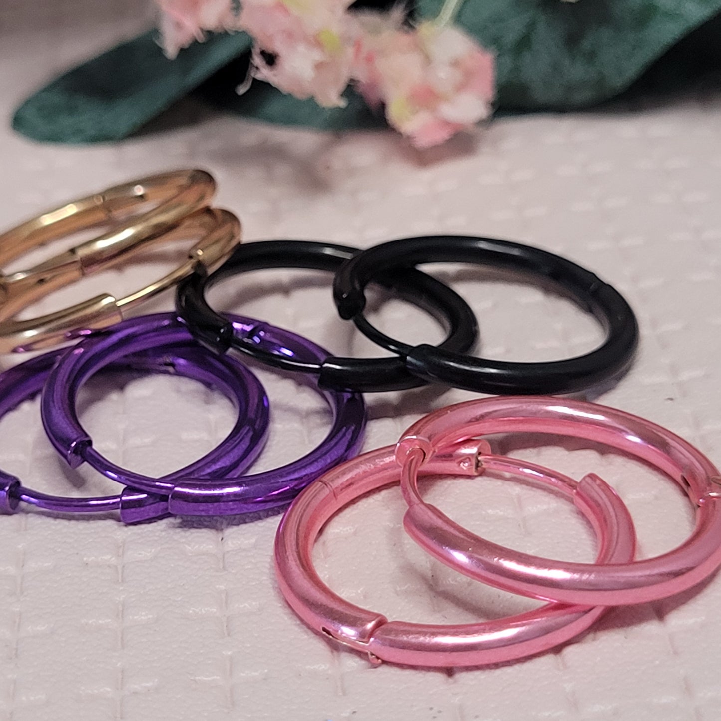 Huggie Hoop Earrings Pink 2mm / Black Rose Gold Rainbow  2.5mm thickness / Stainless Steel / 18mm